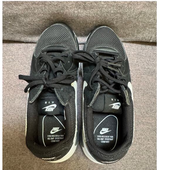 WOMEN'S NIKE AIR MAX EXCEE SNEAKERS size 7 - Picture 6 of 7